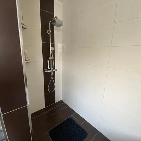 Daire Calm 3-zimmer Mit Wintergarten *