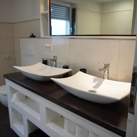 Calm 3-zimmer Mit Wintergarten Daire