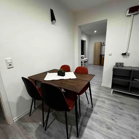 Calm 3-zimmer Mit Wintergarten Daire *